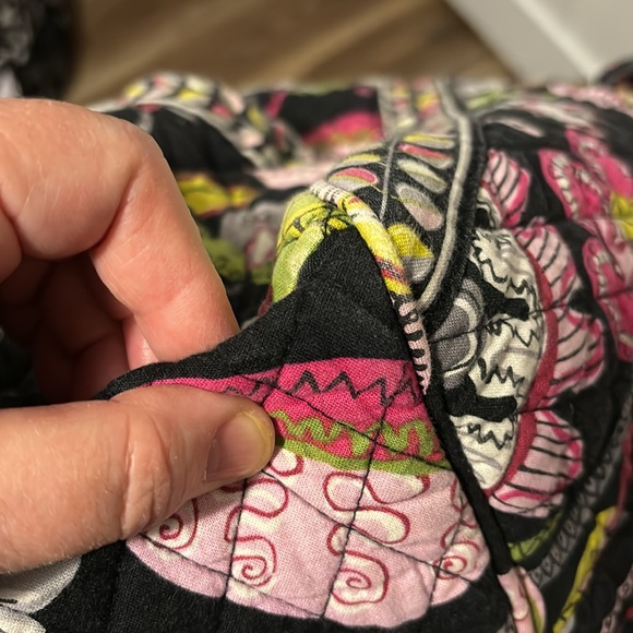 Reduced!  Vera Bradley large floral print tote travel bag - Picture 11 of 17